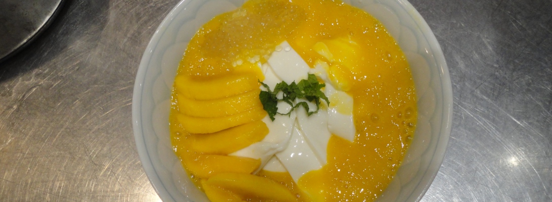 Teacher's coconut noodles in mango soup